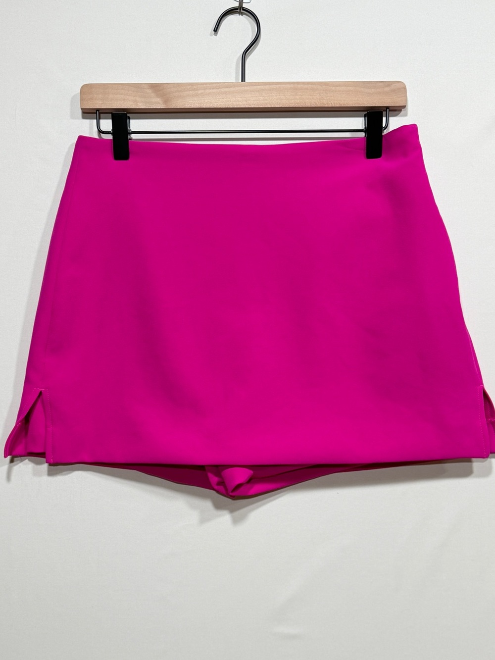Express Editor Neon Berry Pink High Waisted Mini Skort Size 8
